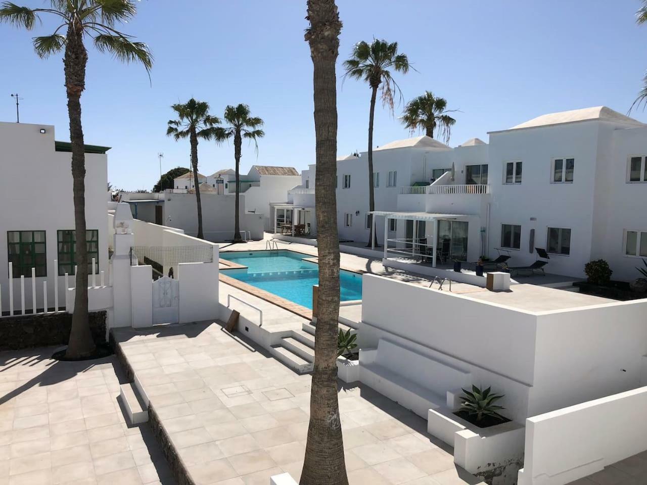 Apartament Sea Breeze With Shared Pool And Near The Beach Costa Teguise Zewnętrze zdjęcie